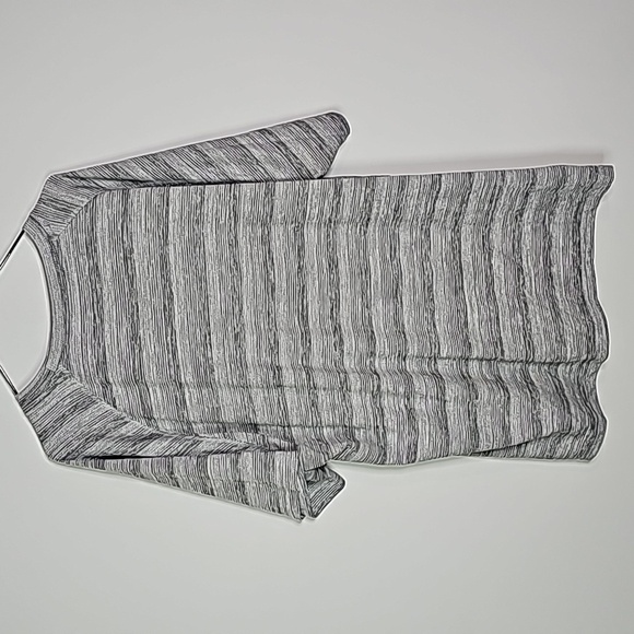 Puma XXL gray and silver athletic short sleeve shirt - Picture 4 of 6